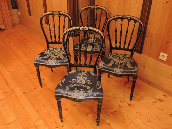 Serie di quattro sedie chiavarine in legno ebanizzato