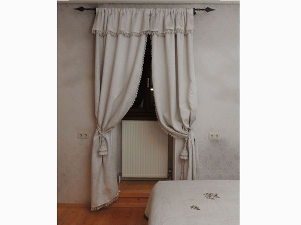 A lot of furnishing  - Auction Tyrolean furniture from Villa Regina in Dobbiaco - Maison Bibelot - Casa d'Aste Firenze - Milano