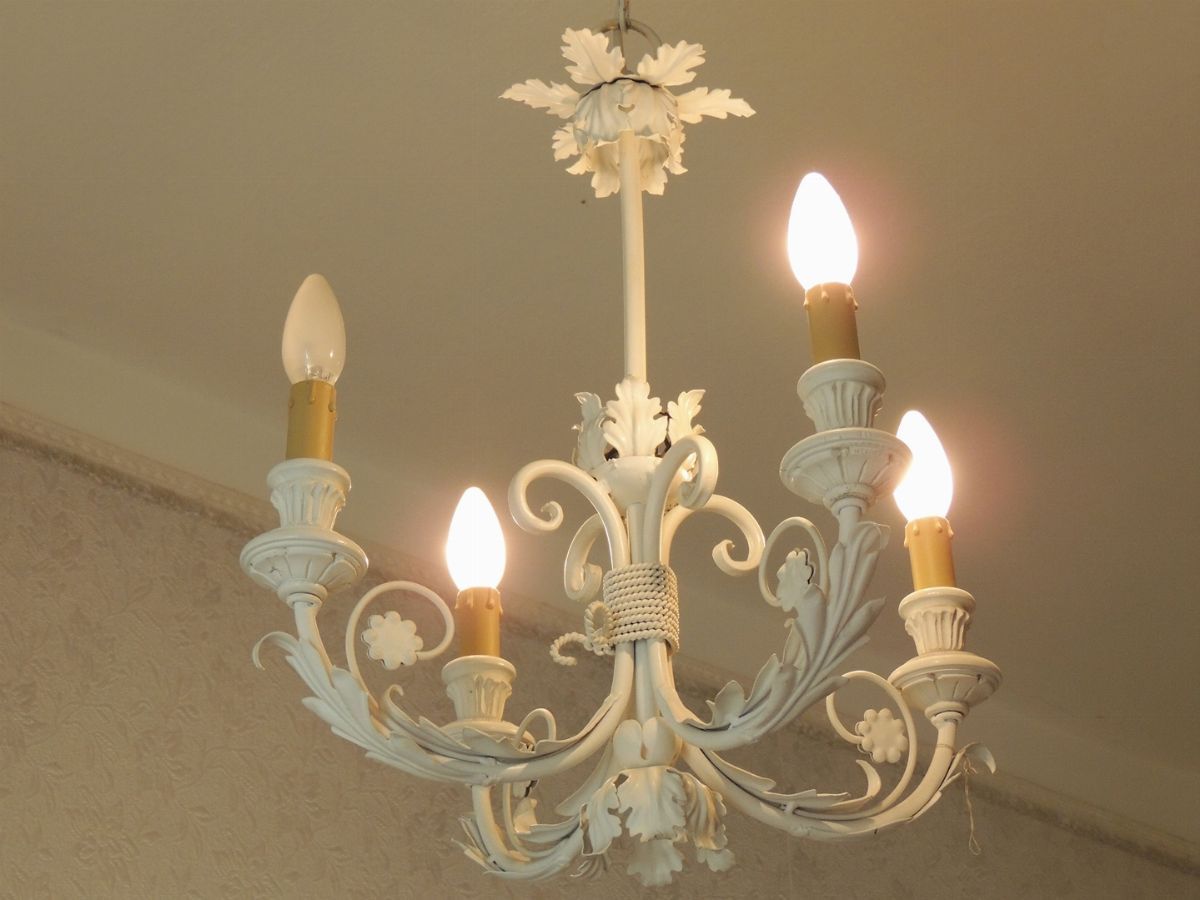 Lampadario in Legno Laccato e Metallo