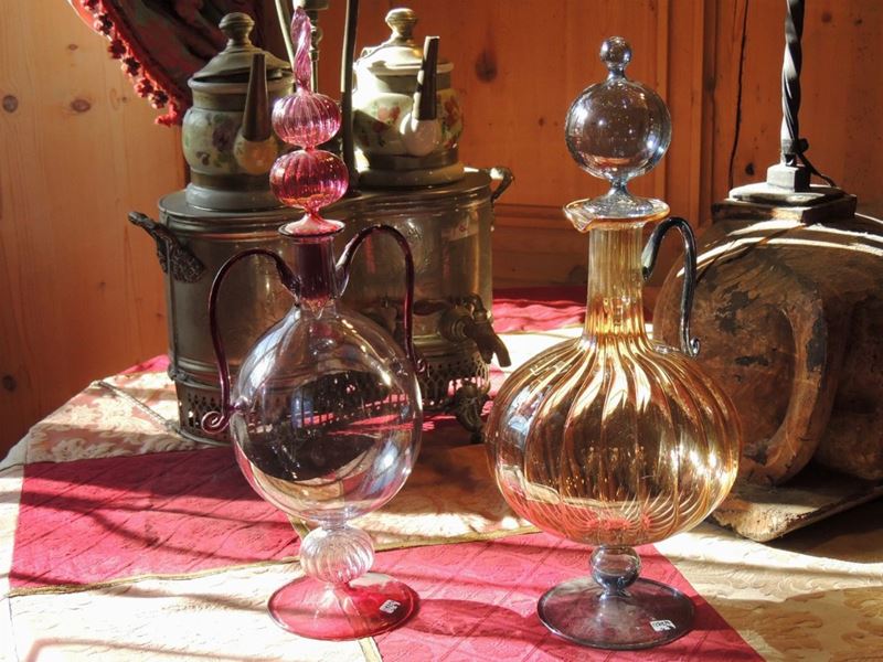 Due Caraffe in Vetro Soffiato e Iridato