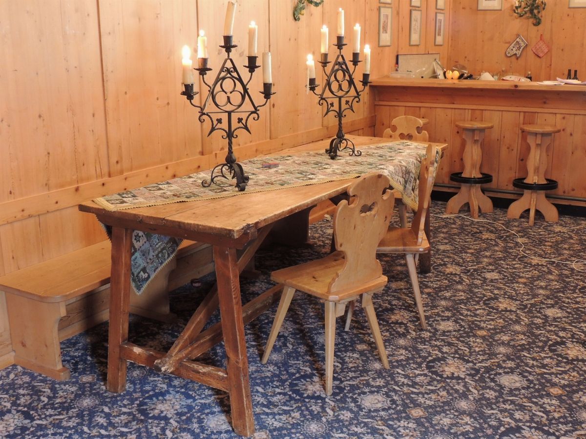 Tavolo Rustico Tirolese in Legno Tenero
