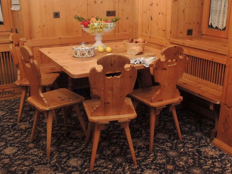 Tavolo Tirolese in Legno di Abete