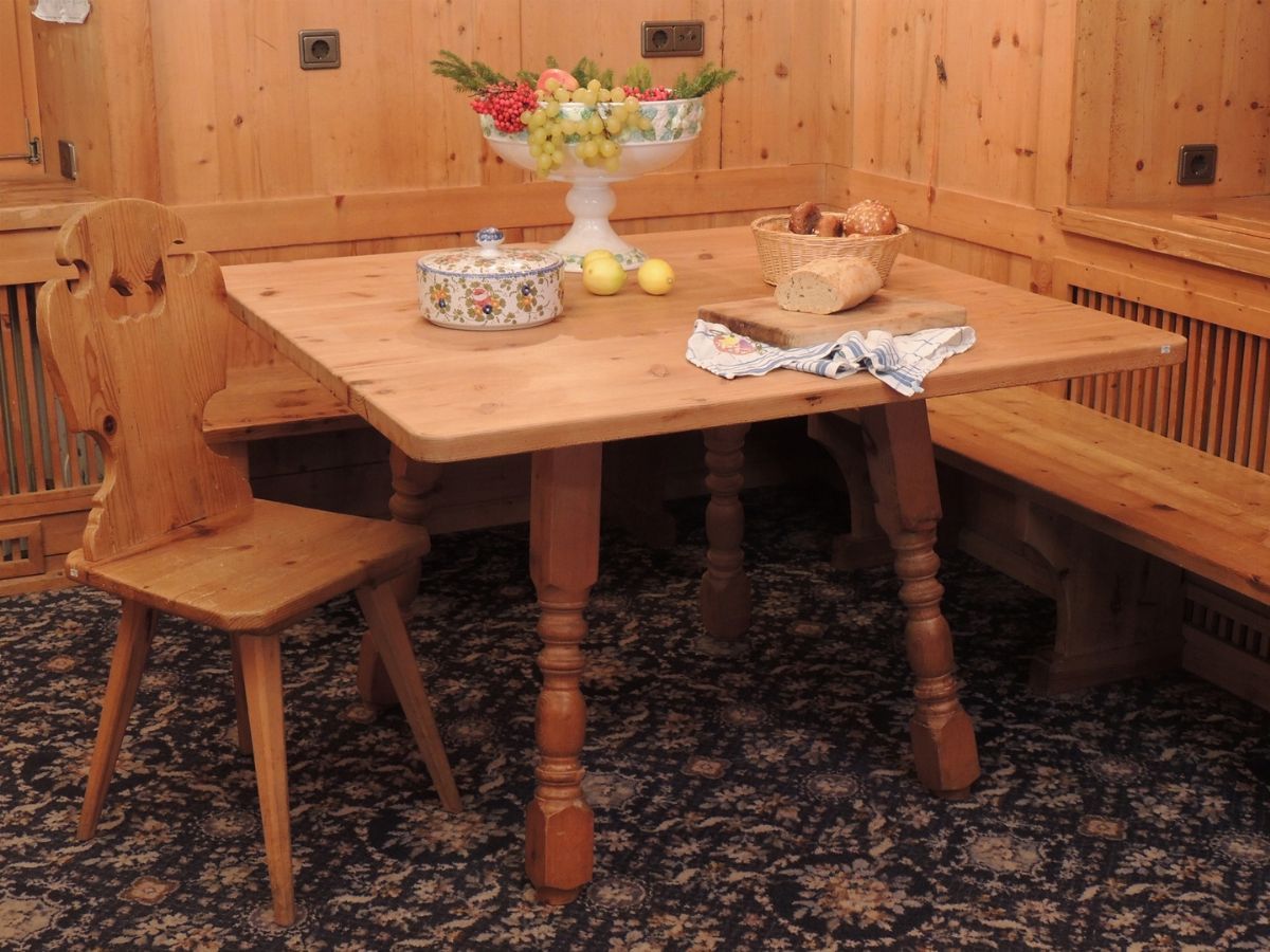 Tavolo Tirolese in Legno di Abete