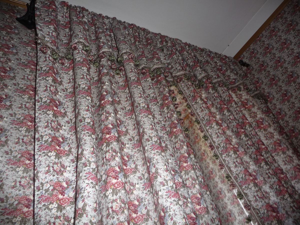 Due Coppie di Tende in Cotone Fiorito