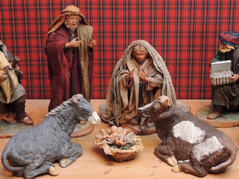 Figure da Presepe in Terracotta Smaltata e Tessuti