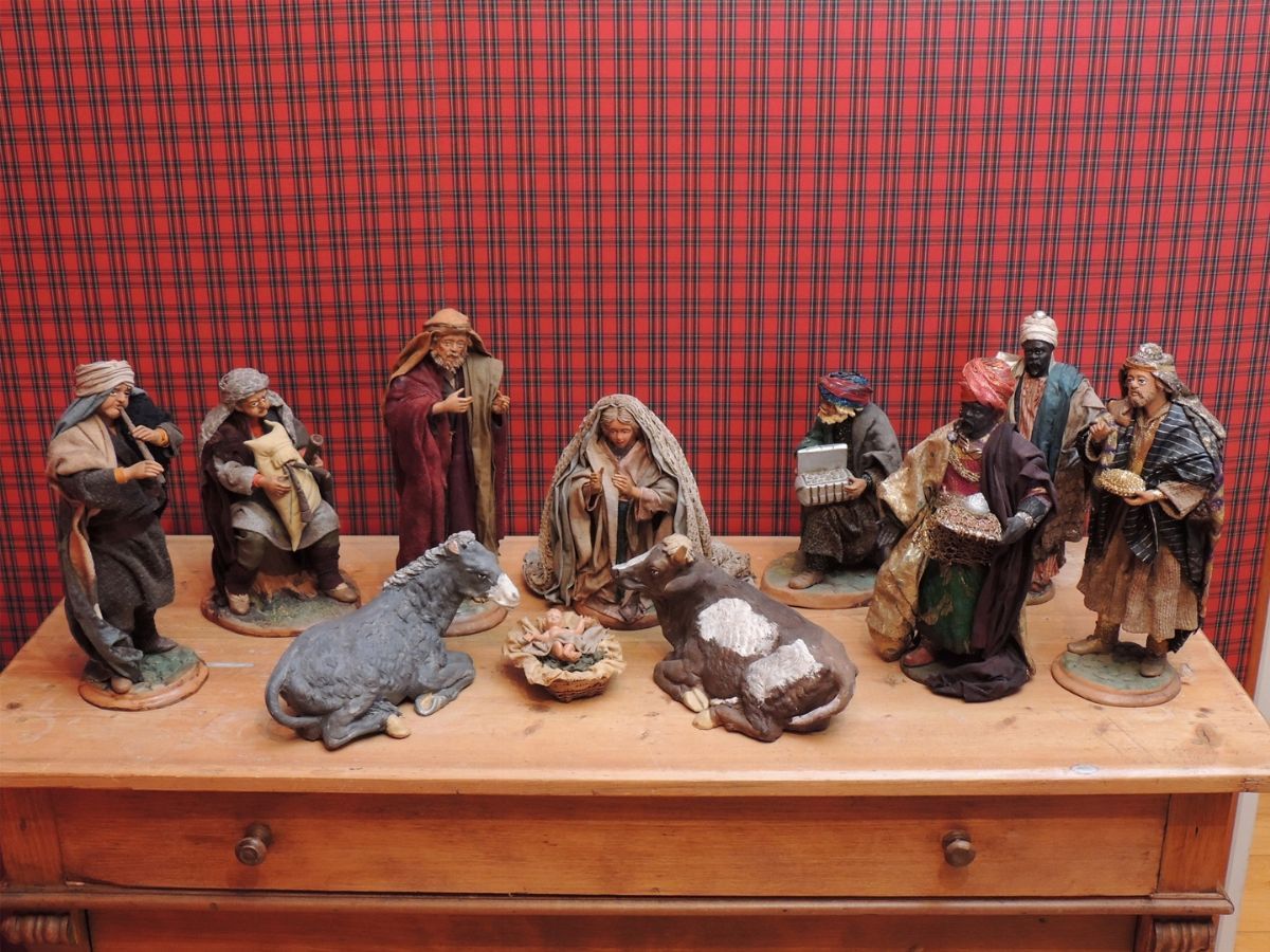 Figure da Presepe in Terracotta Smaltata e Tessuti