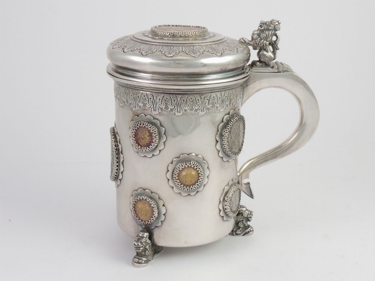 Tankard in Argento 835/1000 con Inserite Monete D'oro