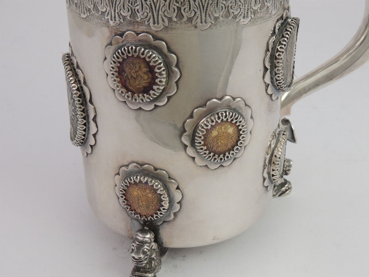 Tankard in Argento 835/1000 con Inserite Monete D'oro