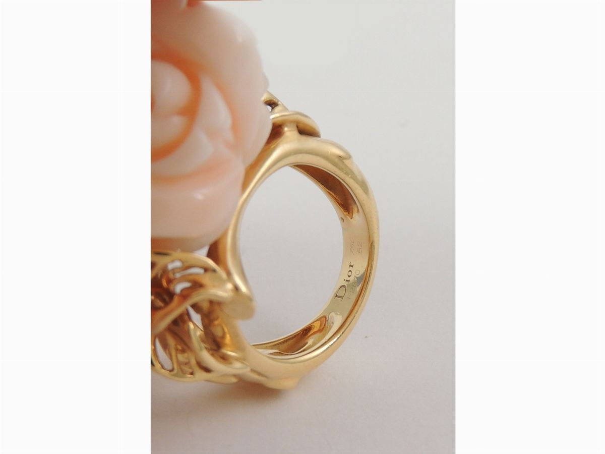 Anello Dior in Oro Giallo, Diamanti, Rubini e Coralli Rosa