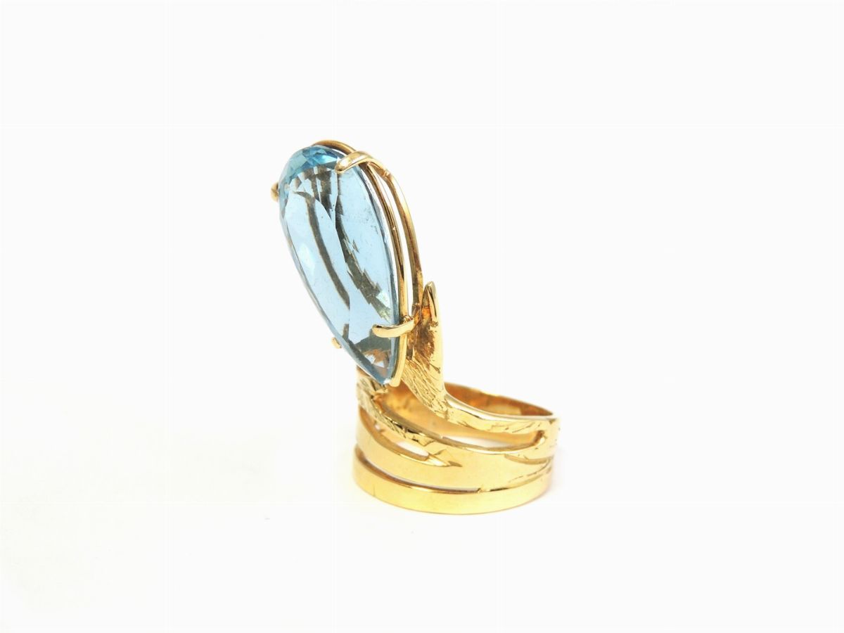 Demi Parure Girocollo Semirigido e Anello in Oro Giallo e Topazi Azzurri