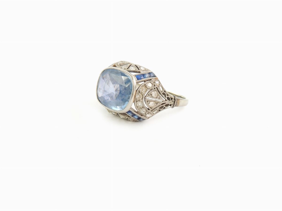Anello in Oro Bianco, Diamanti e Zaffiri