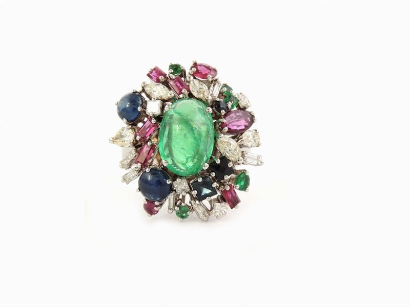 Anello "tutti Frutti" in Oro Bianco, Diamanti, Smeraldi, Rubini e Zaffiri