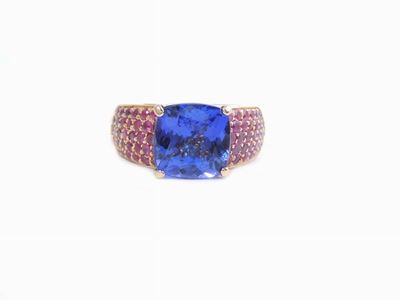 Anello in Oro Rosa con Diamanti, Rubini e Tanzanite