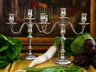 Coppia di Candelabri in Argento Garrard