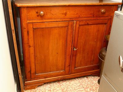 Credenzina Rustica in Legno Tenero