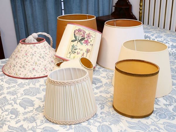 Lot of eigth lampshades