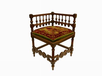 Poltroncina Ad Angolo in Noce