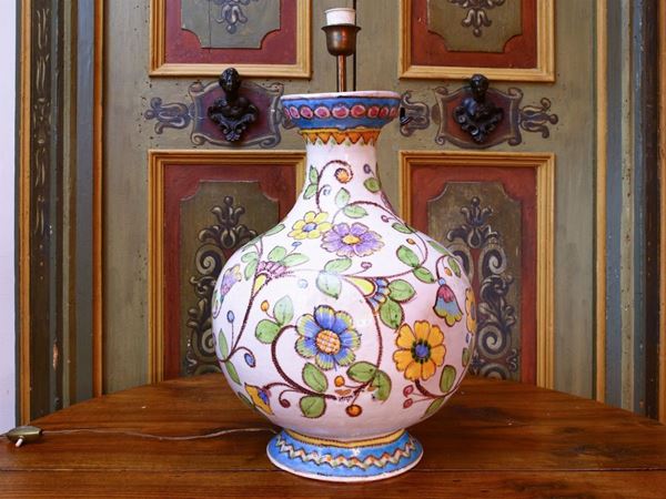 A large Vietri ceramic table lamp
