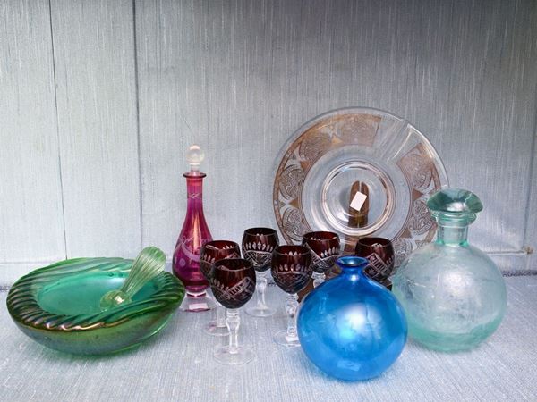 A blown glass and crystal accessories lot