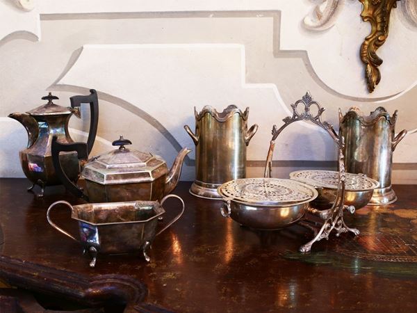 A lot of silverd plated items  - Auction Furniture and Paintings from Palazzo al Bosco and from other private property - Maison Bibelot - Casa d'Aste Firenze - Milano