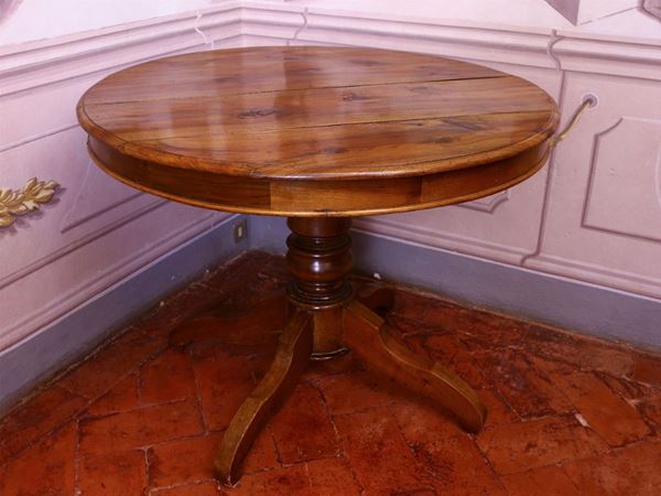 A walnut table  (second half of the 19th century)  - Auction Furniture and Paintings from Palazzo al Bosco and from other private property - Maison Bibelot - Casa d'Aste Firenze - Milano