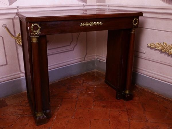 A small mahoghany veneered console  (early 20th century)  - Auction Furniture and Paintings from Palazzo al Bosco and from other private property - Maison Bibelot - Casa d'Aste Firenze - Milano