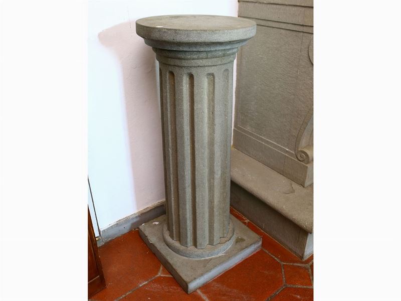 Colonna Scanalata in Pietra