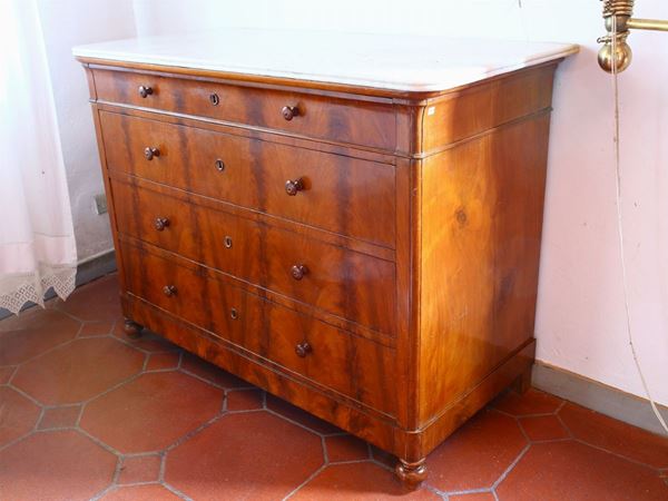 A walnut veneered chest of drawer  (mid-19th century)  - Auction Furniture and Paintings from Palazzo al Bosco and from other private property - Maison Bibelot - Casa d'Aste Firenze - Milano