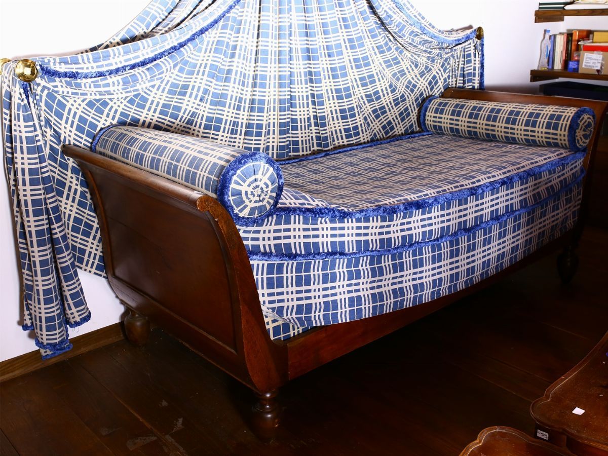 Letto Singolo a Barca in Noce