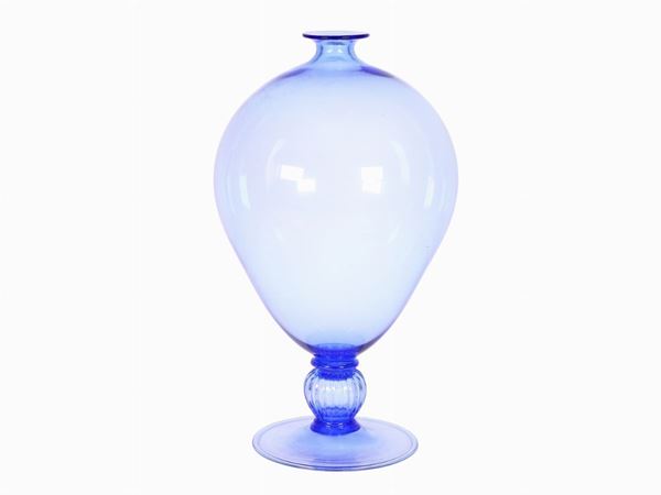 A Veronese pale blue blown glass vase with foot applied  (Murano, second half of 19th century)  - Auction Only Glass - Maison Bibelot - Casa d'Aste Firenze - Milano
