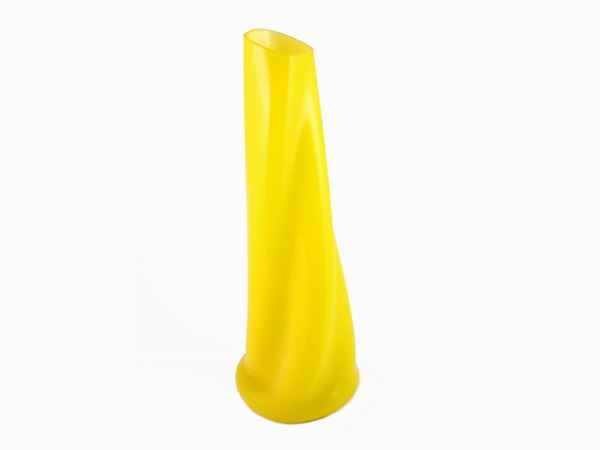 A cased yellow glass vase