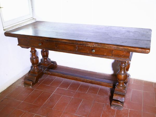 A walnut table  - Auction Furniture and Paintings from Palazzo al Bosco and from other private property - Maison Bibelot - Casa d'Aste Firenze - Milano