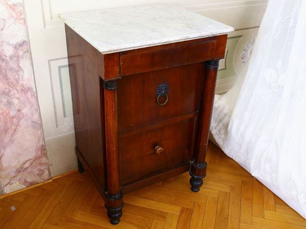 A walnut veneered night table  (first half of the 19th century)  - Auction Furniture and Paintings from Palazzo al Bosco and from other private property - Maison Bibelot - Casa d'Aste Firenze - Milano