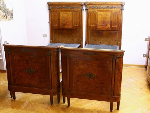 A pair of walnut and briar veneered single beds  (early 20th century)  - Auction Furniture and Paintings from Palazzo al Bosco and from other private property - Maison Bibelot - Casa d'Aste Firenze - Milano