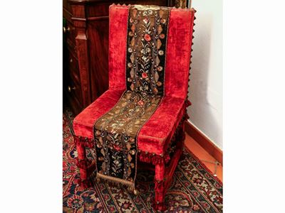 Sedia Interamente Rivestita in Velluto Rosso