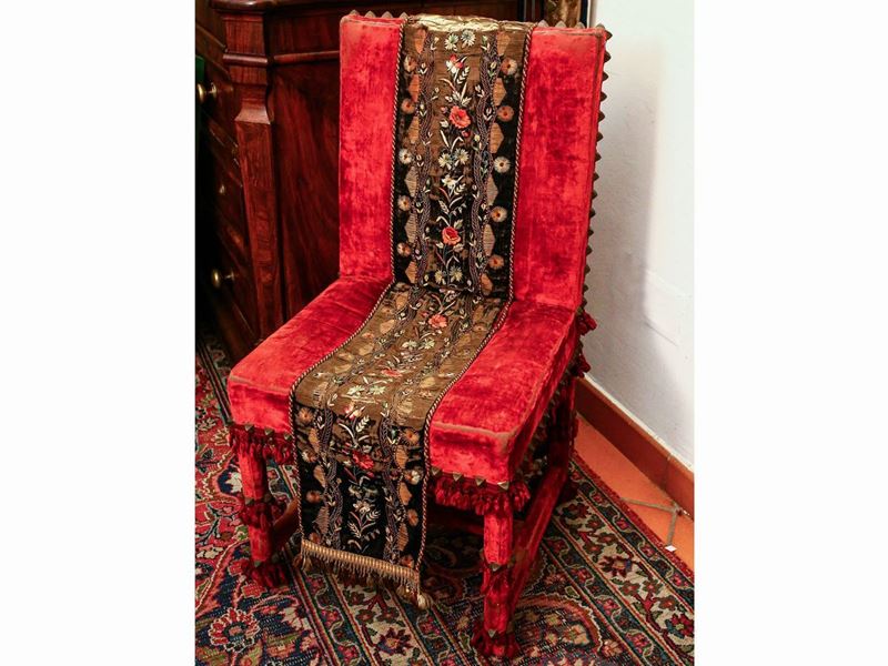 Sedia Interamente Rivestita in Velluto Rosso