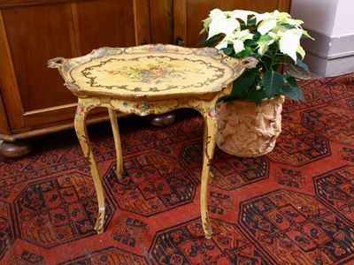 Tavolino Vassoio in Legno Laccato