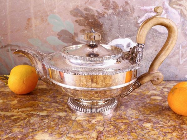 A silver tea pot  (Sheffield, 1968)  - Auction Furniture and Paintings from Palazzo al Bosco and from other private property - Maison Bibelot - Casa d'Aste Firenze - Milano