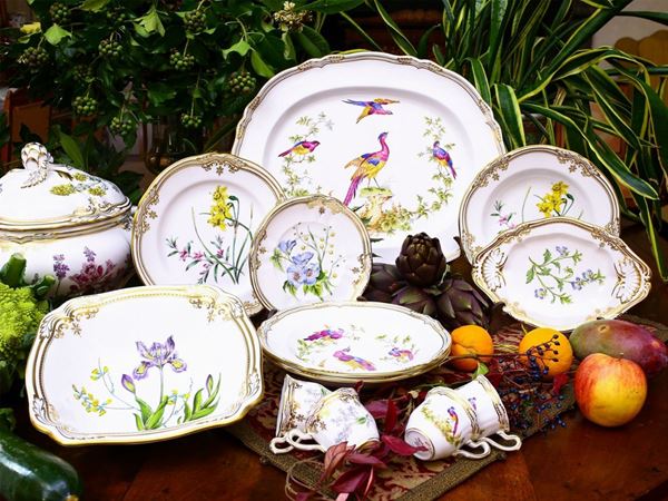 Two English porcelain plates services to mix  (Chelsea Birds and Stafford Flowers models)  - Auction Furniture and Paintings from Palazzo al Bosco and from other private property - Maison Bibelot - Casa d'Aste Firenze - Milano