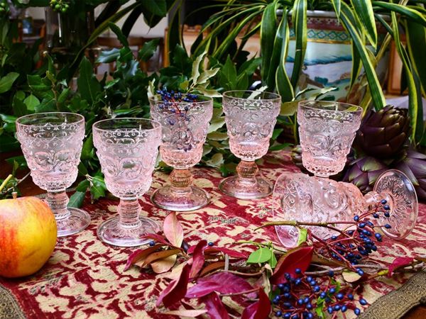 A pink glass glasses set  - Auction Furniture and Paintings from Palazzo al Bosco and from other private property - Maison Bibelot - Casa d'Aste Firenze - Milano