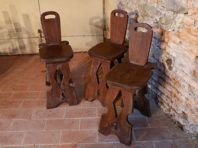 Tre Sgabelli Rustici in Noce