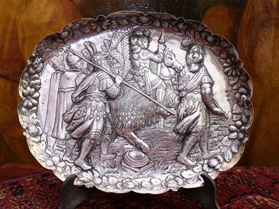 Coppia di Piatti da Parata in Argento