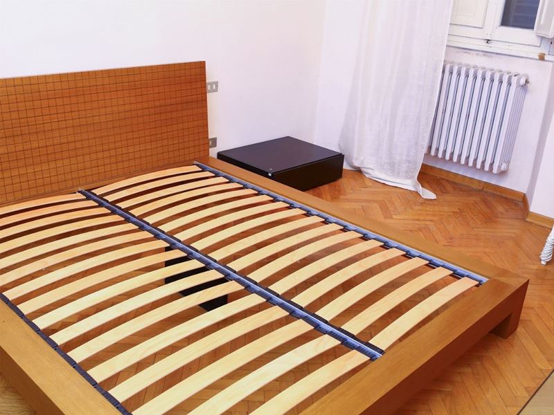 Letto Matrimoniale di Design Moderno in Legno