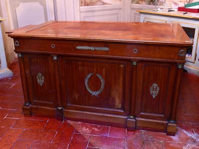 Scrivania a Banco Impiallacciata in Noce