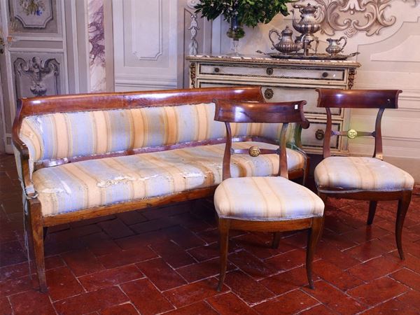 A malnut sofa with three chairs  (mid-19th century)  - Auction Furniture and Paintings from Palazzo al Bosco and from other private property - Maison Bibelot - Casa d'Aste Firenze - Milano