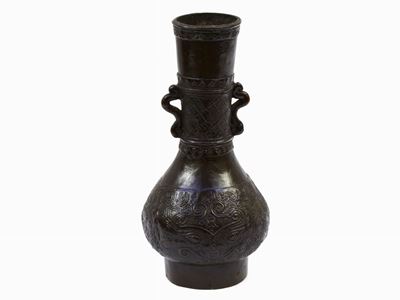 Antico Vaso Tibetano in Bronzo