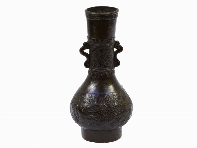 Antico Vaso Tibetano in Bronzo