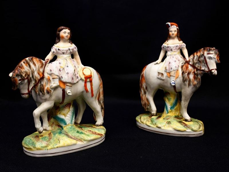 Coppia di Figure in Terraglia