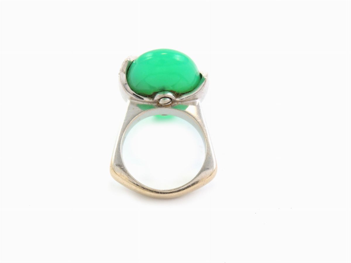 Anello in Oro Bianco con Diamanti e Crisoprasio