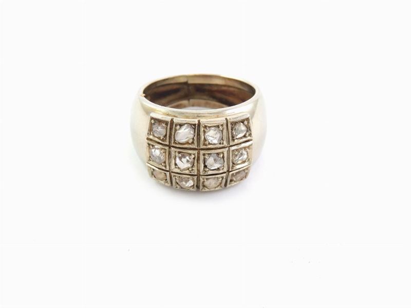 Anello in Oro Bianco con Diamanti